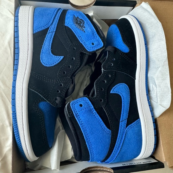 BNWT black & Blue Jordan 1s - Picture 6 of 8